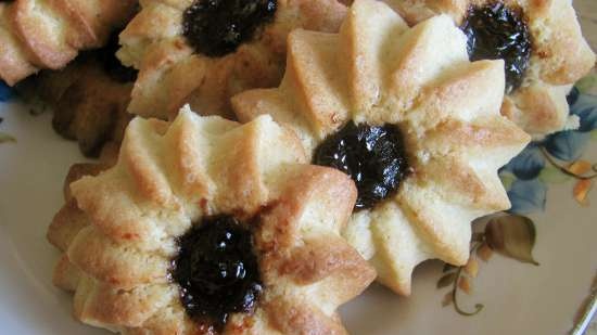 Chamomile shortbread cookies (ayon sa uri ng Kurabye)