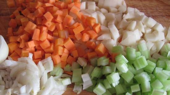 Zuppa di verdure con brodo di pollo