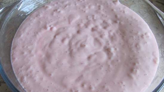 Strawberry ice cream with yogurt