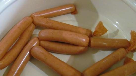 Beef and pork sausages with cheese