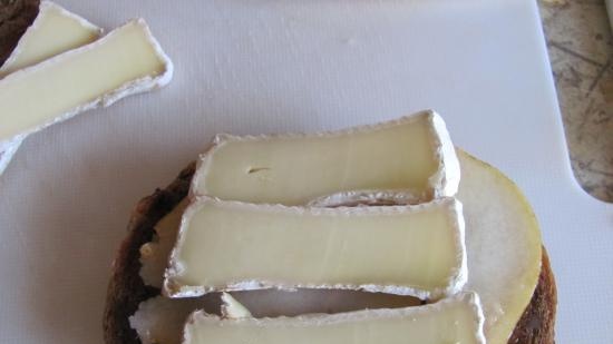 Broodjes met peer en camembert