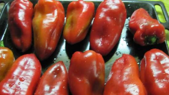 Sweet pepper in tomato sauce