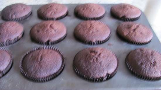 Chocolate muffins na may ganache para sa prinsesa