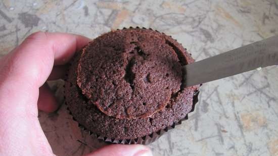 Chocolate muffins na may ganache para sa prinsesa