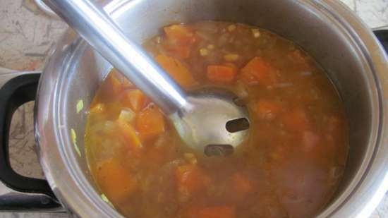 Sopa de curry de carbassa amb llet de coco (magra)