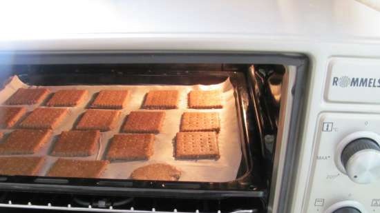 Galletas de centeno con salvado y café magro (horno Rommelsbacher BG 1650)