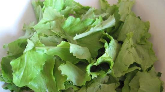 Ensalada de capelán ahumado con verduras