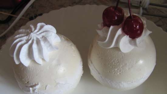 Cherry Meringue Snow Globe (معالج المطبخ Bomann KM 398 CB)