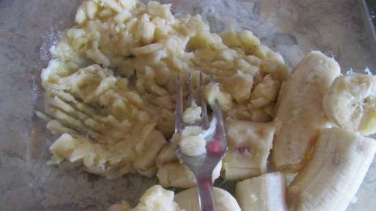 Muffin alla banana con cioccolato e ciliegia