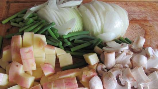 Aprire la torta di tofu magro con le frecce all'aglio