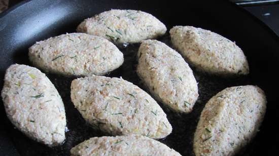 Soy and oatmeal cutlets