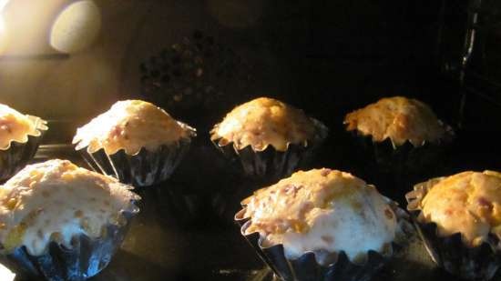 Cottage cheese muffins with onions