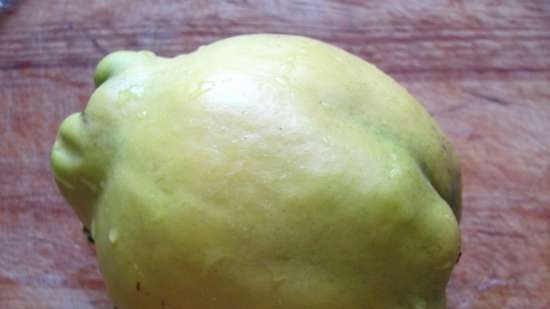 Quince stuffed with lamb