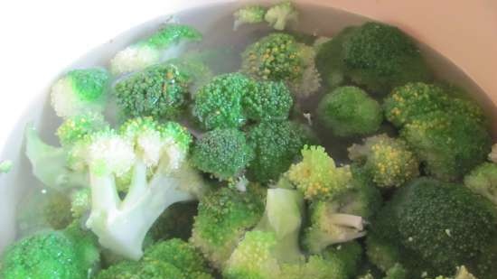 Chicken casserole na may broccoli