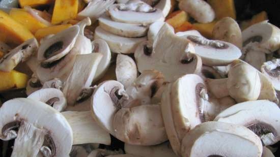 Kip met champignons en pompoen in de oven