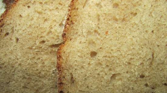 Wheat-rye bread with baked garlic and balsamic cream