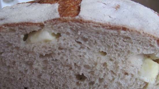 Frans boerenbrood op tarwe-zuurdesem met fetakaas