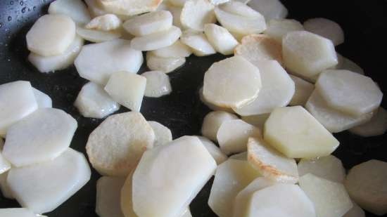 Casseruola di patate con funghi e tofu (magro)