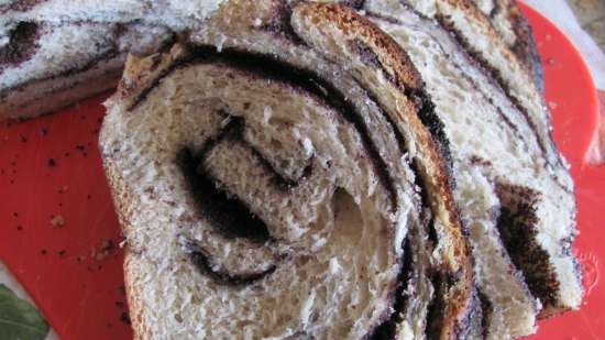 Lean braid with sourdough poppy seeds