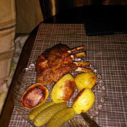 Costillas de ternera al horno con patatas y calabacín. Y el cuento de la pierna de cordero ...