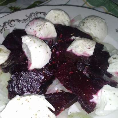 Caramelized Beetroot Salad with Mozzarella