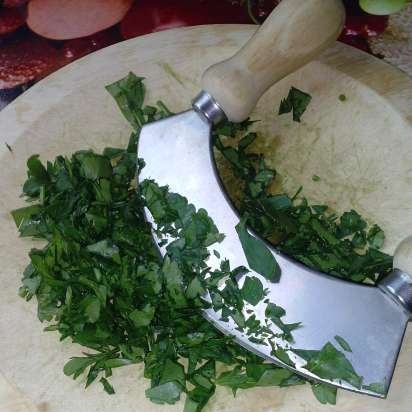 Cod fillet sa mga breadcrumb na may capers para sa isang tanghalian ng pamilya