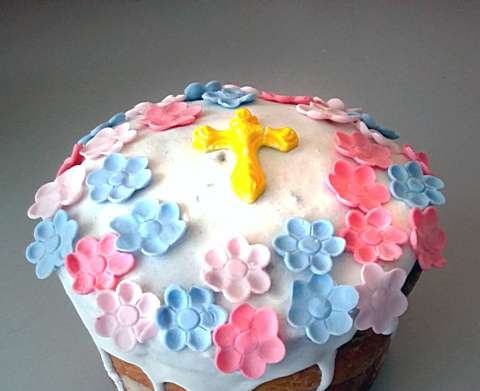 Examples of decorating Easter cakes and Easter