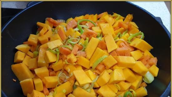 Pumpkin and carrot puree soup with ginger and cheese croutons