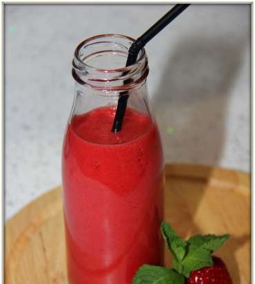 Smoothie My Berry (amestecător de supă Vitek VT-2620)