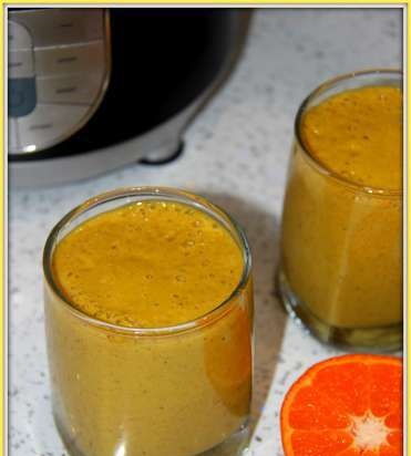 Smoothie Vitamina amb arç de mar i llavors de chia (batedora de sopa Vitek VT-2620)