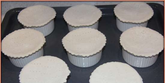 Julienne Mushroom trio under a puff lid