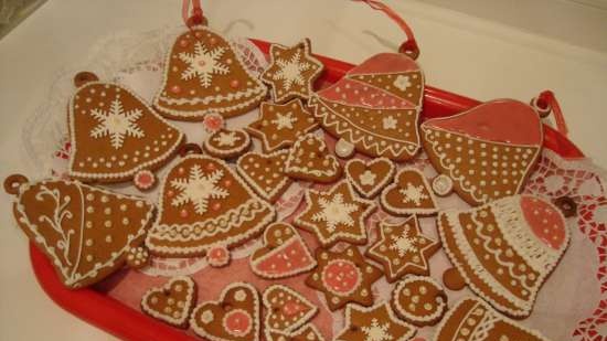 We decorate gingerbread cookies, cookies