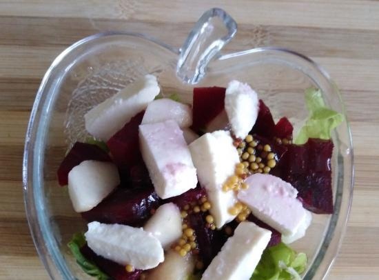 Salade "My whim" met peer en rode biet