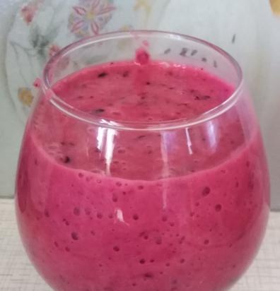 Currant smoothie na may saging at honey