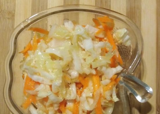 Spicy cabbage salad