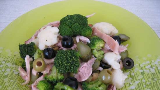 Salade met gevogelte en broccoli