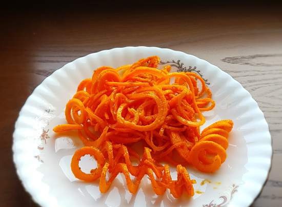 Tritatutto a spirale (affettatrice, spiralatrice) per tagliare frutta e verdura