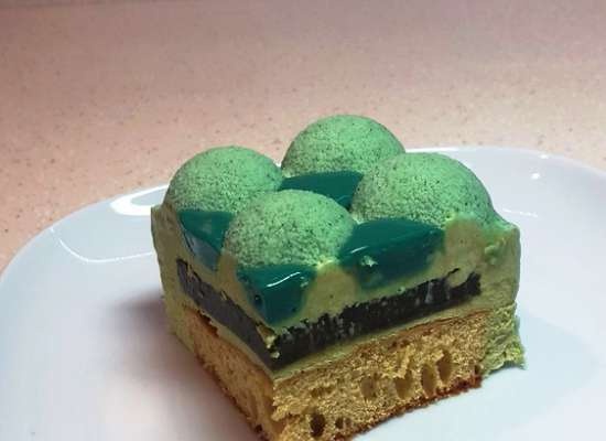 Almond, mint and green tea cake