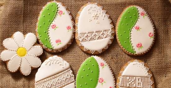 We decorate gingerbread cookies, cookies