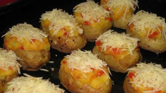 Potatoes baked with vegetables