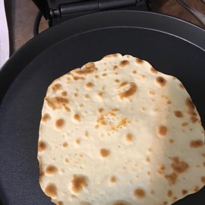 Flatbreads voor hoofdgerechten zoals curry, lula kebab, barbecue, kofta (Arabische schnitzels met kruiden)