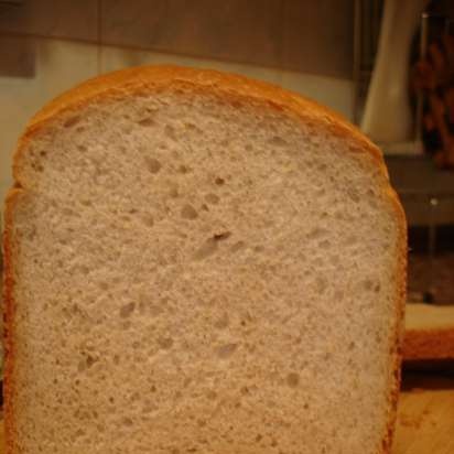 Pane contadino in una macchina per il pane