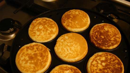 Cheesecakes from Housekeeping lesson Quartet (Redmond multibaker, frying pan)