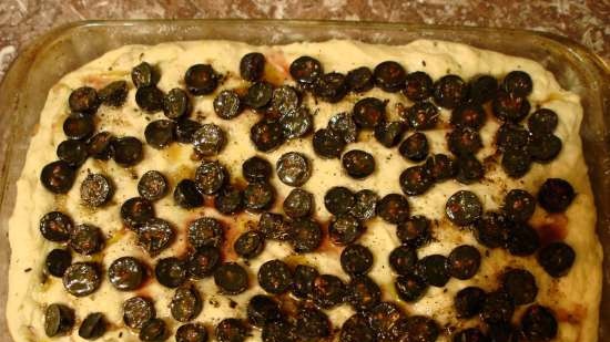 Italian Grape Bread (Focaccia with Grapes, Olive Oil and Pepper)