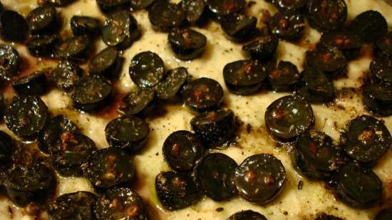 Italian Grape Bread (Focaccia with Grapes, Olive Oil and Pepper)