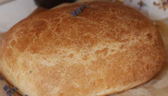 Pan con lavanda y miel de alforfón