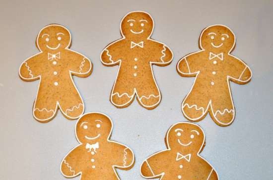 Pinalamutian namin ang cookies ng gingerbread, cookies