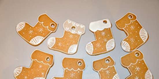 We decorate gingerbread cookies, cookies