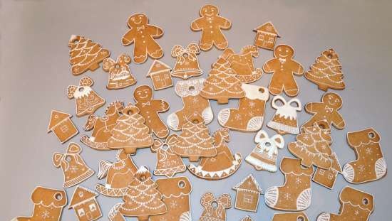 Pinalamutian namin ang cookies ng gingerbread, cookies