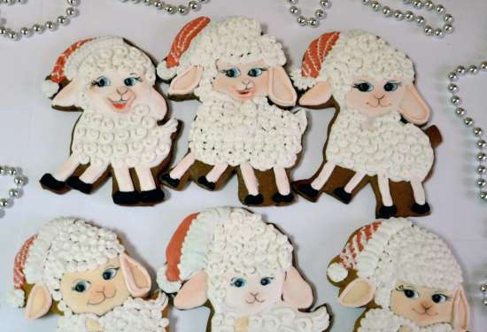 We decorate gingerbread cookies, cookies